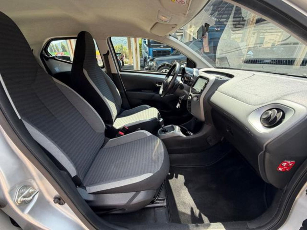 Toyota Aygo Connect 1.0 VVT-i 72 CV 5 porte x-music MMT (9)