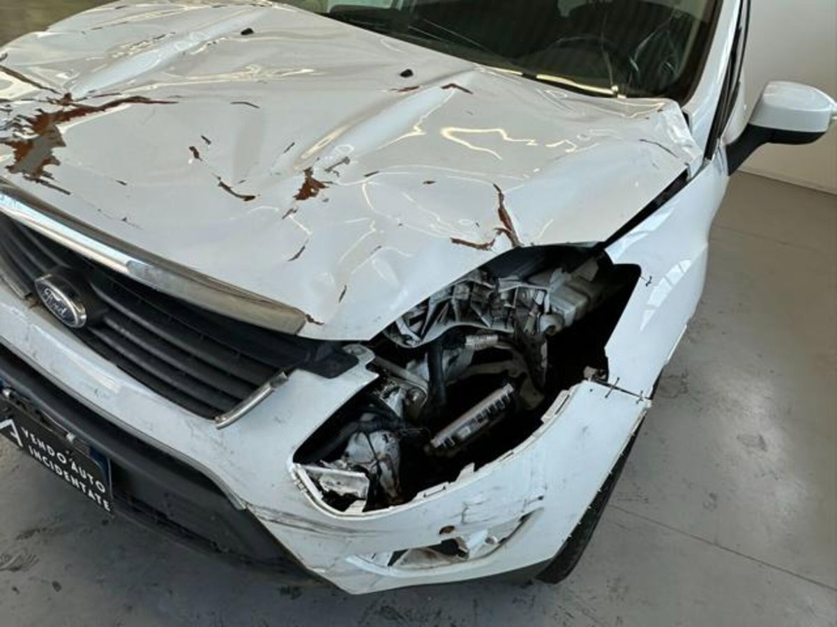 Ford Kuga 2.0 TDCi 140 CV 2WD Titanium DPF (11)