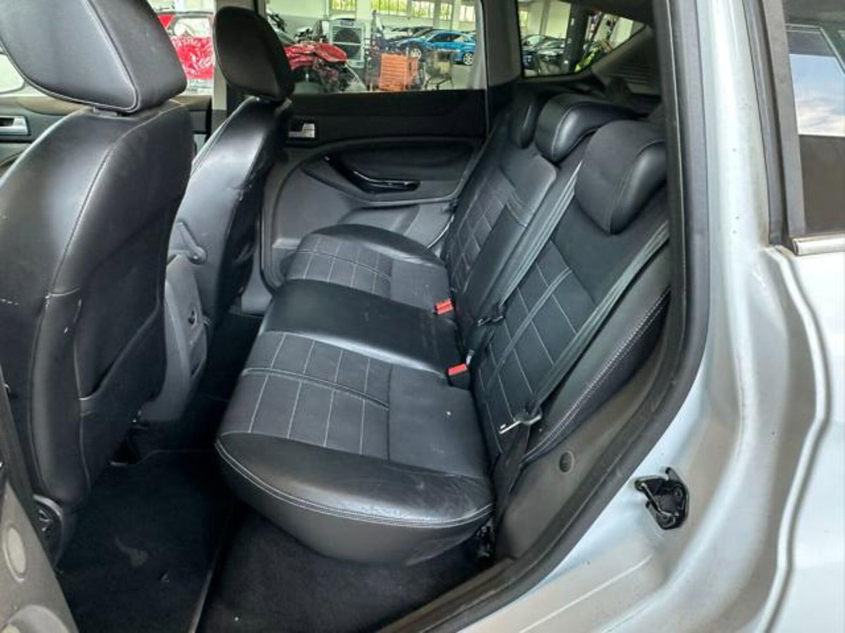 Ford Kuga 2.0 TDCi 140 CV 2WD Titanium DPF (13)