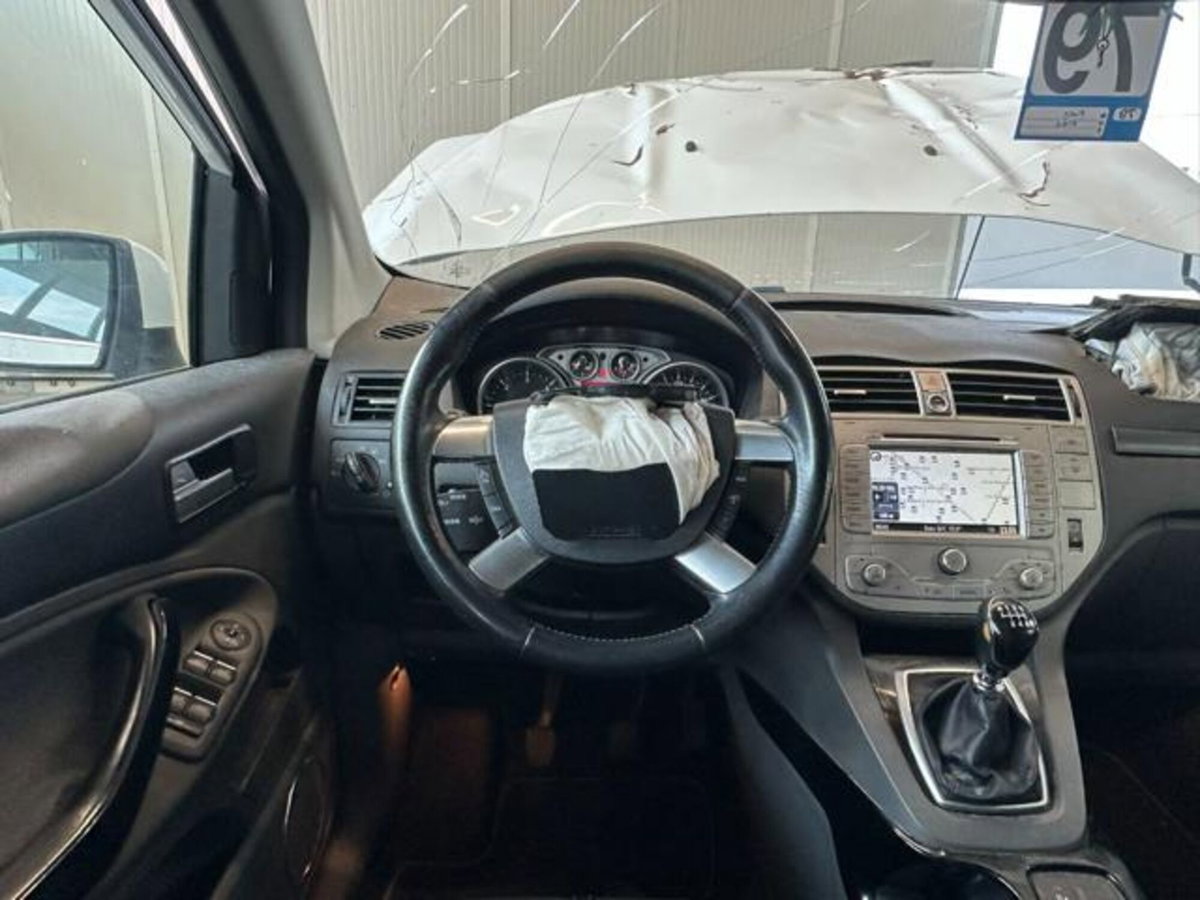 Ford Kuga 2.0 TDCi 140 CV 2WD Titanium DPF (16)