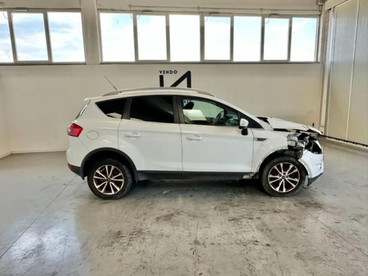 Ford Kuga 2.0 TDCi 140 CV 2WD Titanium DPF (8)