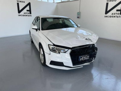 Audi A3 1.4 TFSI COD ultra Business usata