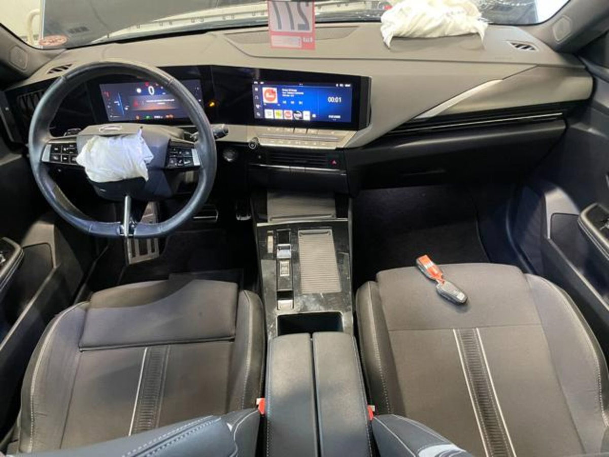 Opel Astra 1.2 Turbo 130 CV AT8 GS Line (14)