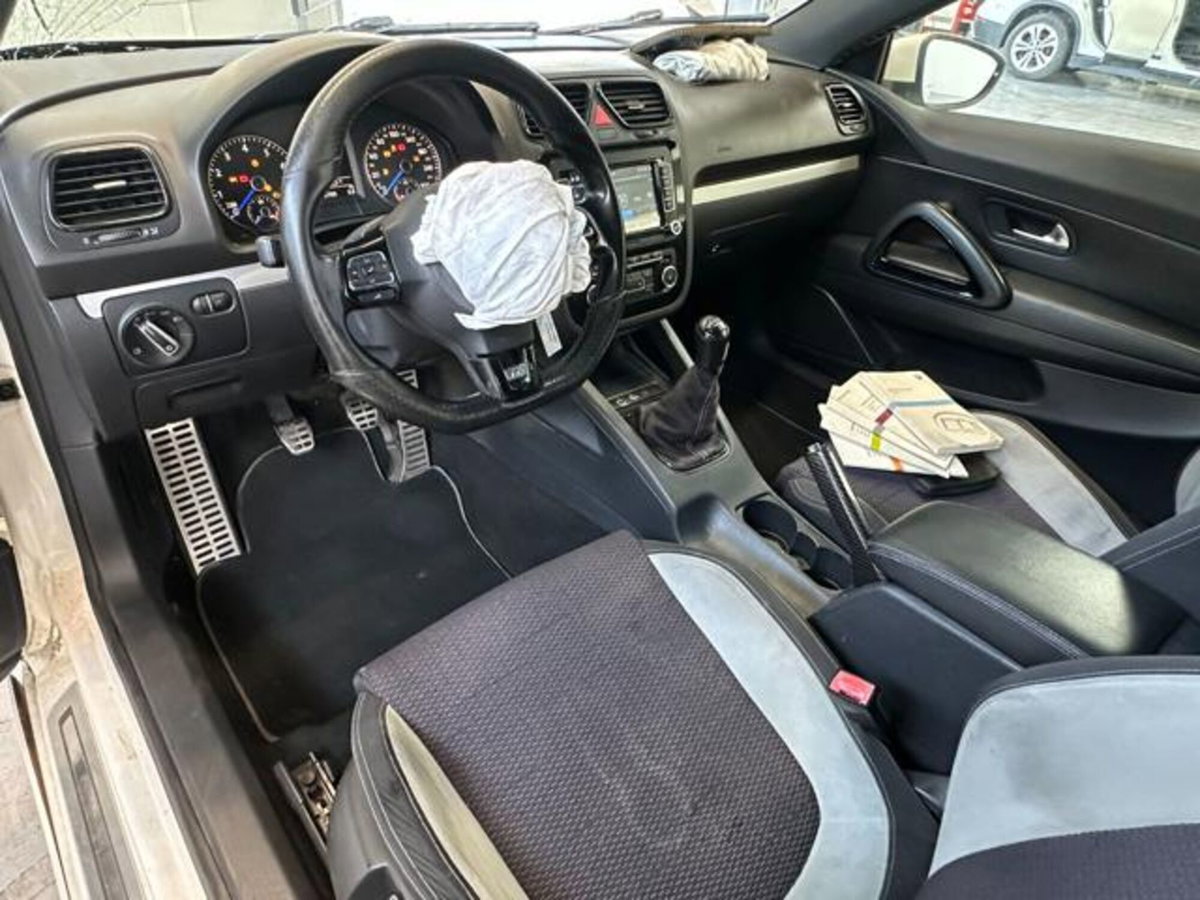 Volkswagen Scirocco 2.0 TSI R (14)