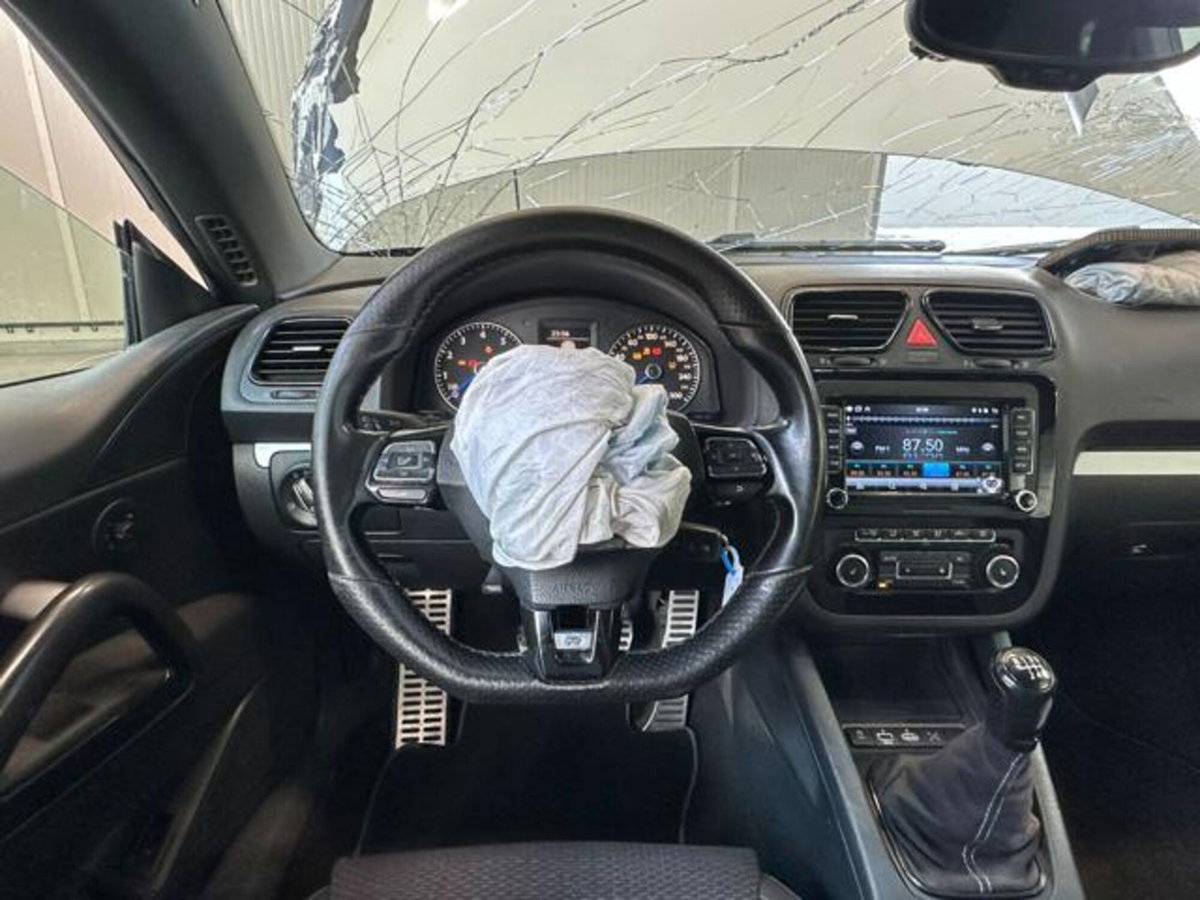 Volkswagen Scirocco 2.0 TSI R (16)