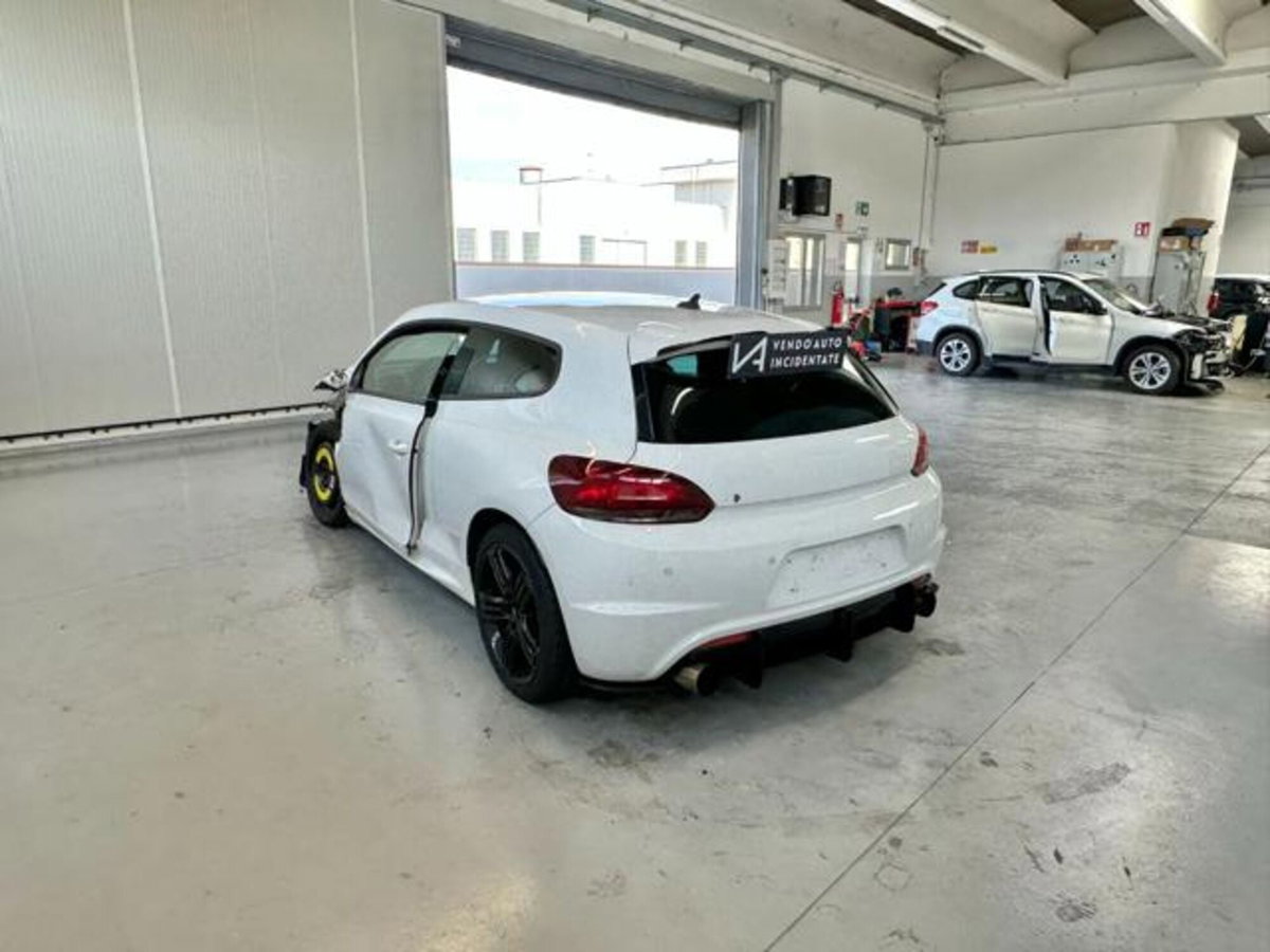 Volkswagen Scirocco 2.0 TSI R (5)