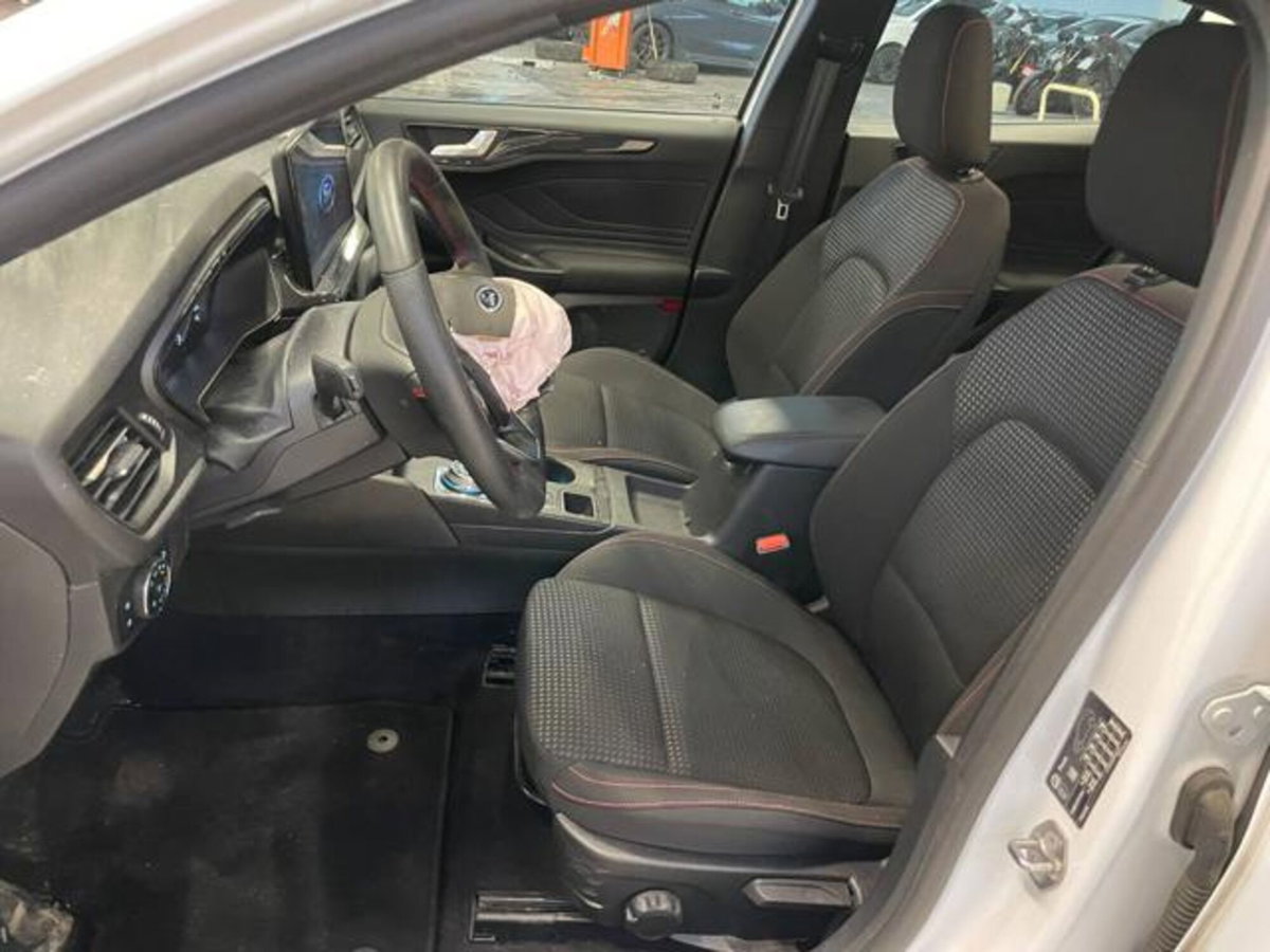 Ford Focus 1.5 EcoBlue 115 CV automatico 5p. ST-Line Style (12)