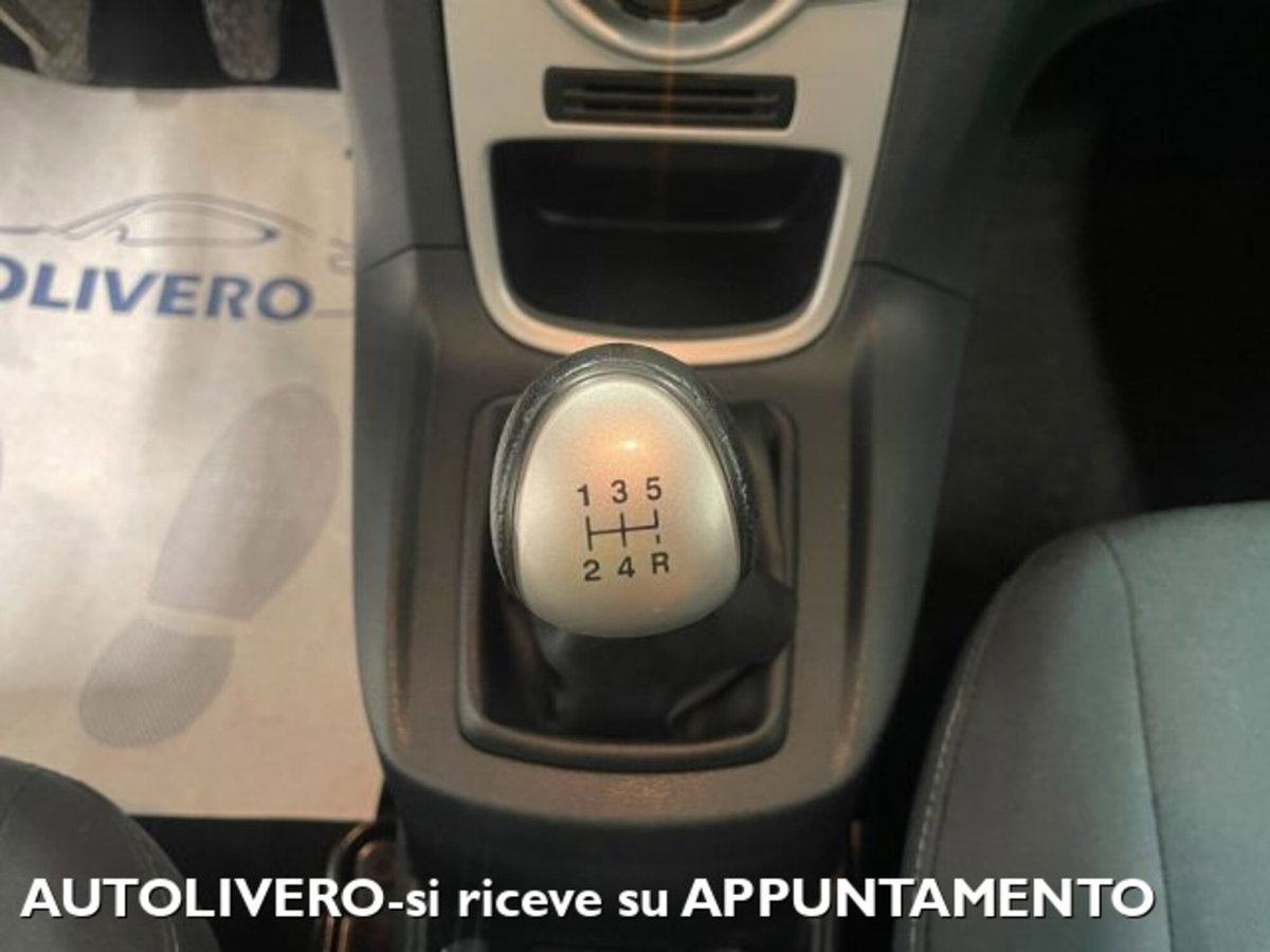 Ford Fiesta 1.2 82 CV 5 porte Titanium (16)