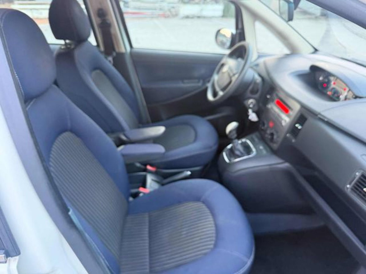 Lancia Musa 1.4 Platino Ecochic GPL (15)