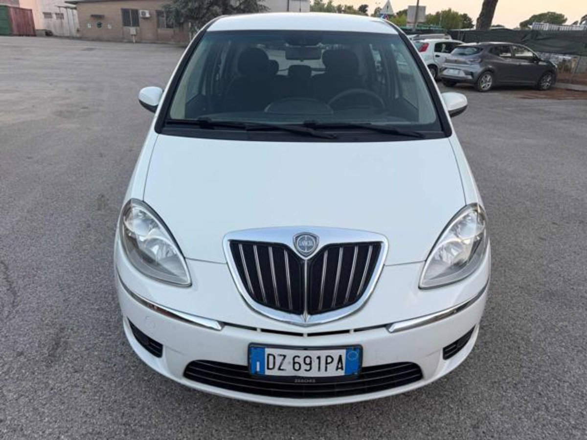 Lancia Musa 1.4 Platino Ecochic GPL (2)