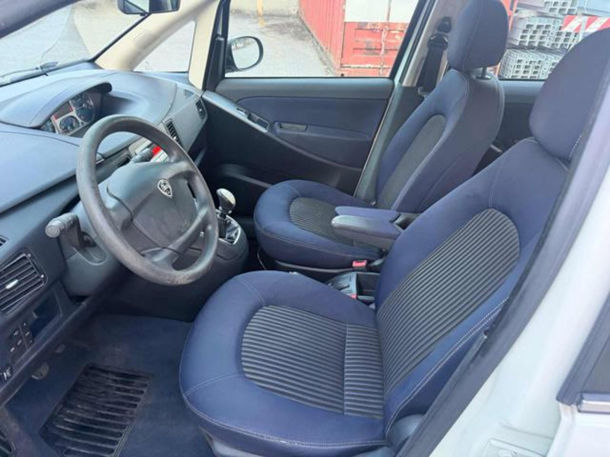 Lancia Musa 1.4 Platino Ecochic GPL (7)
