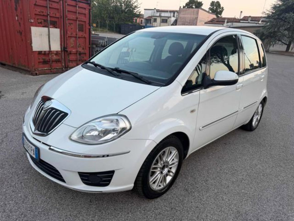 Lancia Musa 1.4 Platino Ecochic GPL (9)
