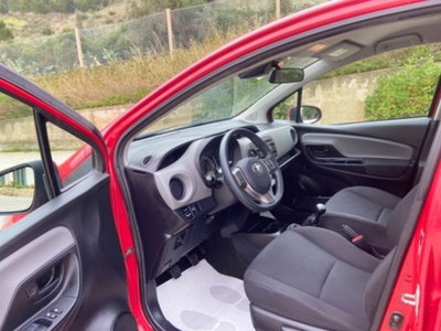 Toyota Yaris 1.0 5 porte Cool (13)