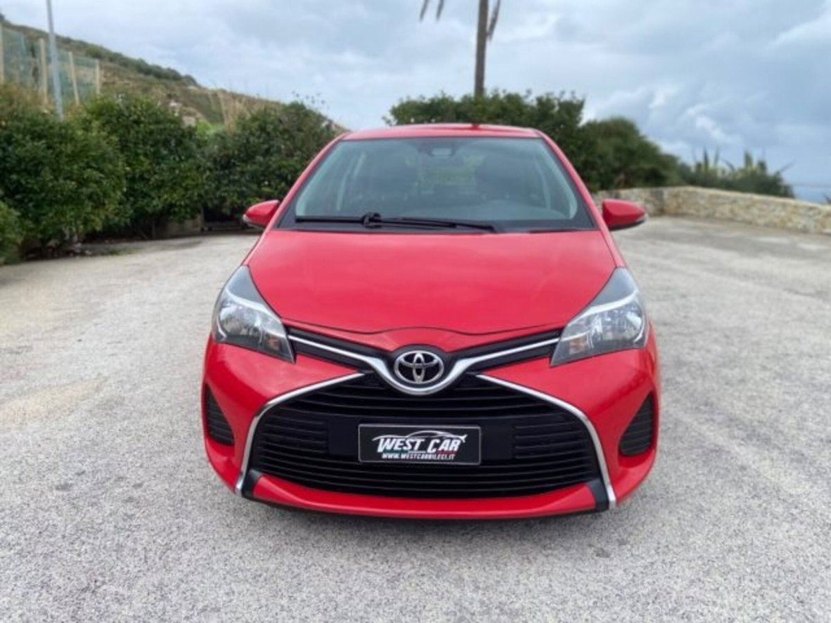 Toyota Yaris 1.0 5 porte Cool (4)