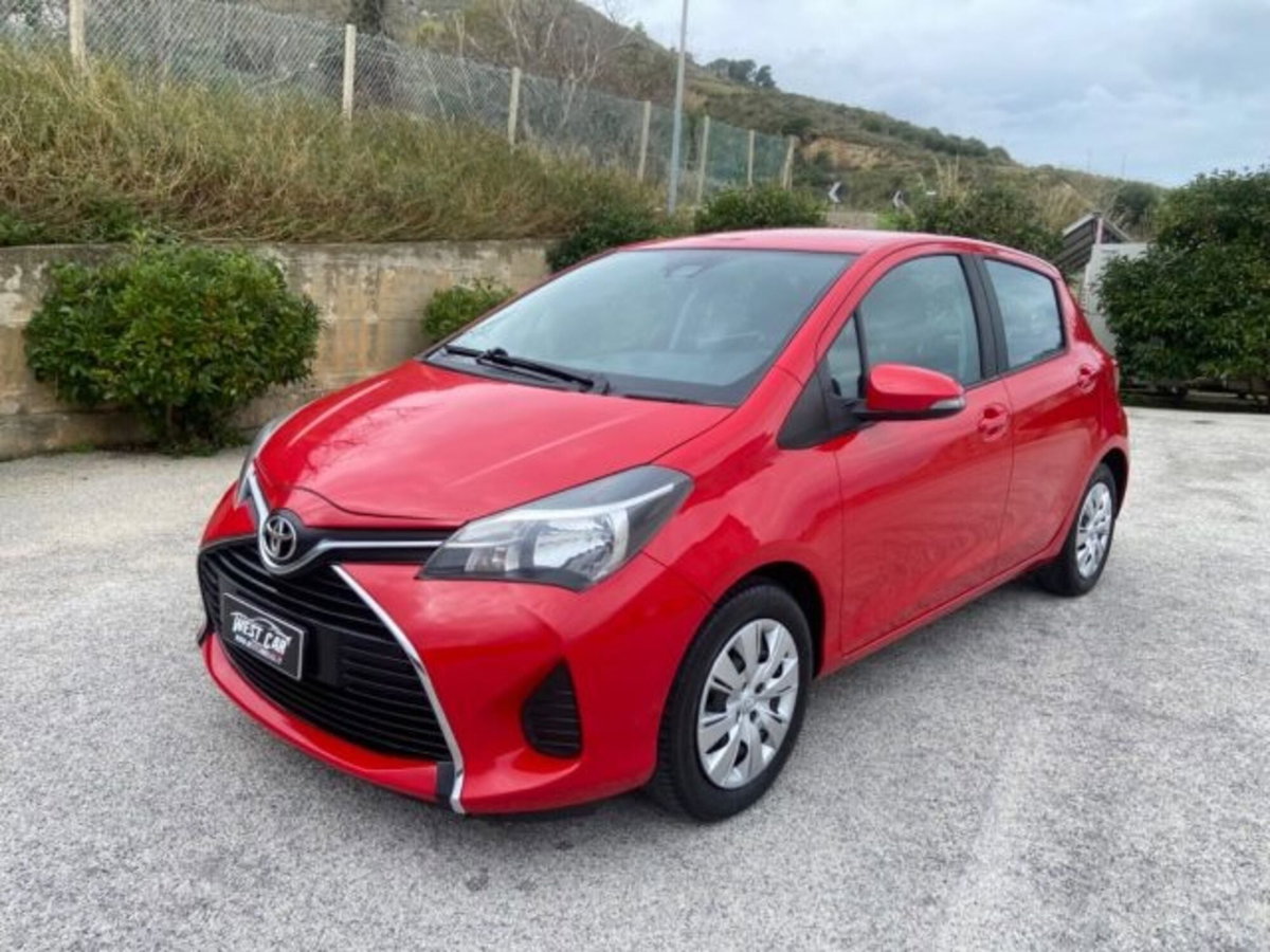 Toyota Yaris 1.0 5 porte Cool (5)