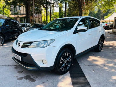 Toyota Rav4 D-4D 4WD Style White Ed. usata