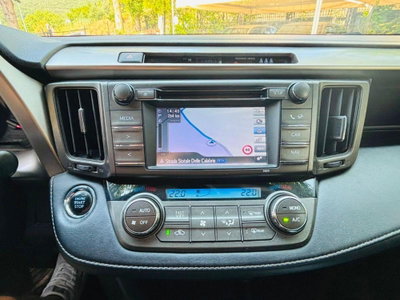 Toyota Rav4 D-4D 4WD Style White Ed. (11)