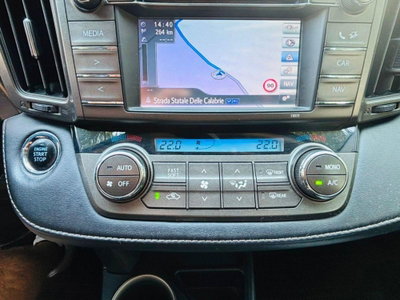 Toyota Rav4 D-4D 4WD Style White Ed. (12)