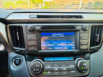 Toyota Rav4 D-4D 4WD Style White Ed. (14)