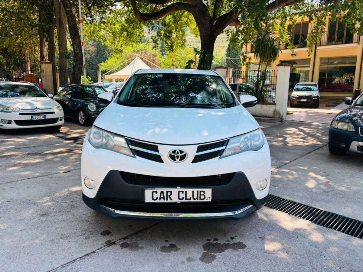 Toyota Rav4 D-4D 4WD Style White Ed. (2)