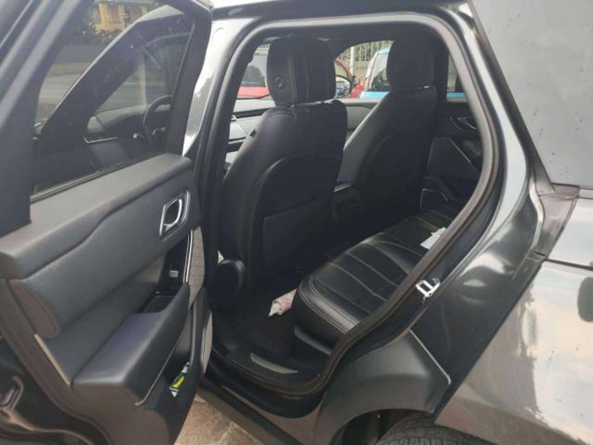Land Rover Range Rover Velar 2.0D I4 240 CV R-Dynamic SE (14)