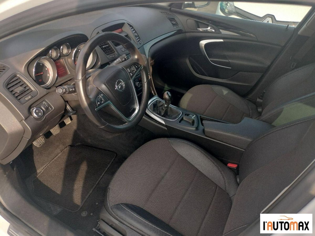 Opel Insignia Station Wagon CDTI 160CV Sports Elective (8)