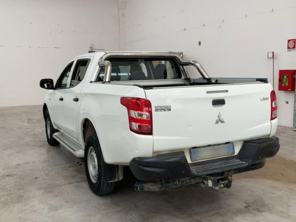 Mitsubishi L200 2.4 DI-D/154CV Double Cab Inform (11)