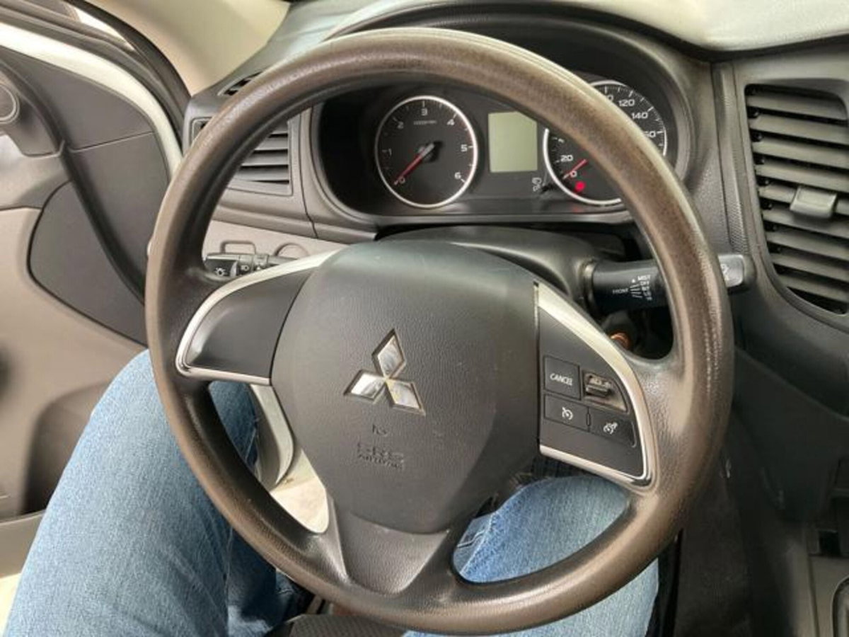 Mitsubishi L200 2.4 DI-D/154CV Double Cab Inform (13)