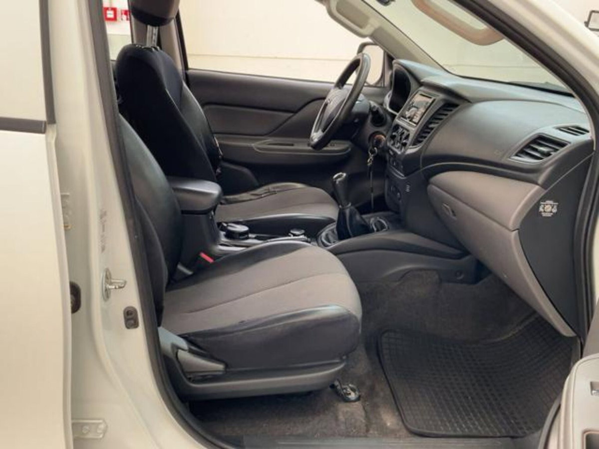 Mitsubishi L200 2.4 DI-D/154CV Double Cab Inform (15)