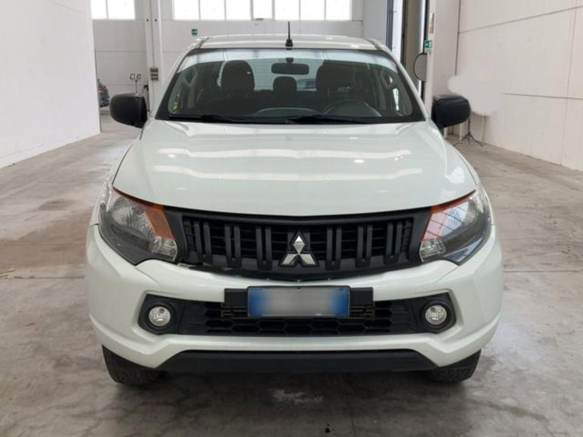 Mitsubishi L200 2.4 DI-D/154CV Double Cab Inform (3)