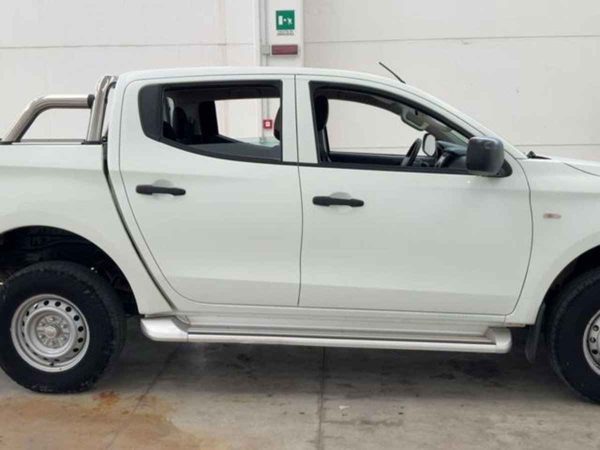 Mitsubishi L200 2.4 DI-D/154CV Double Cab Inform (5)