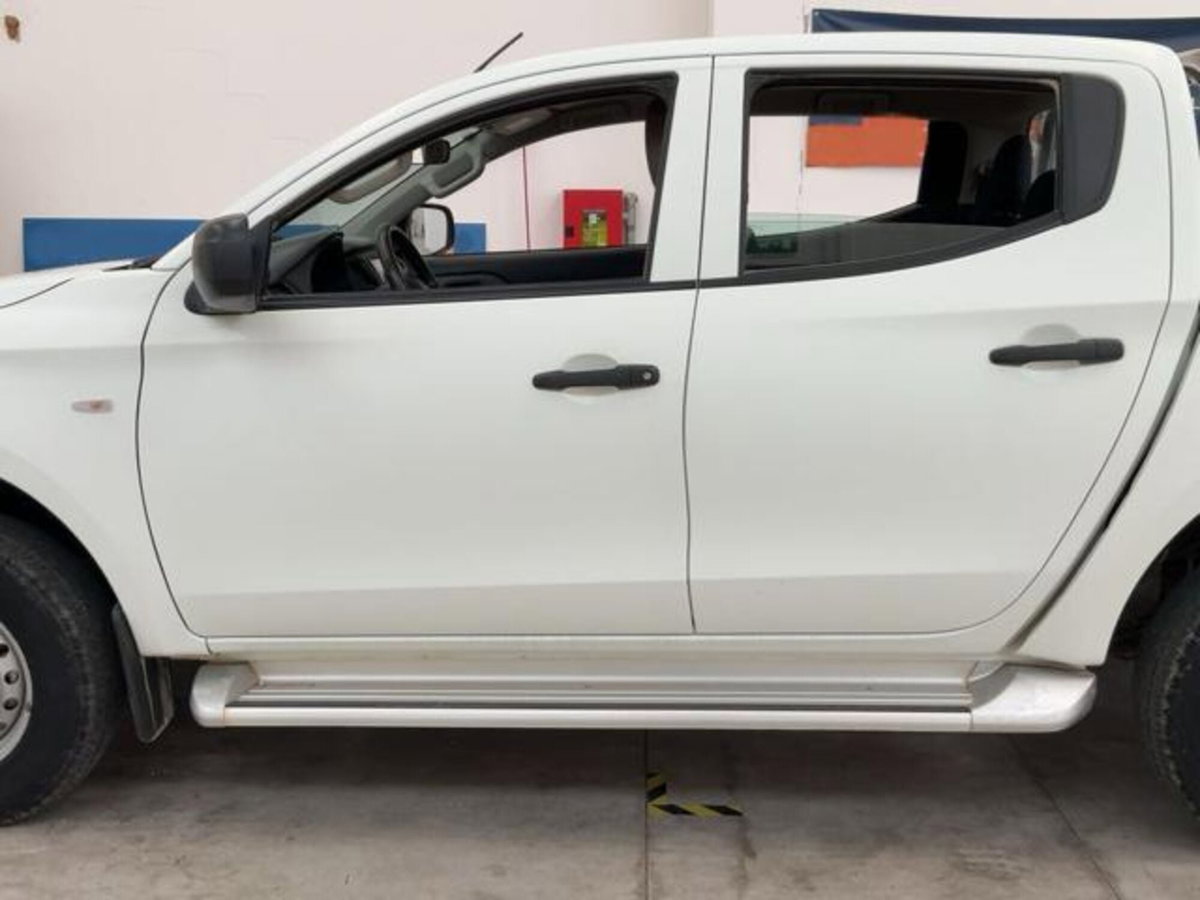 Mitsubishi L200 2.4 DI-D/154CV Double Cab Inform (6)