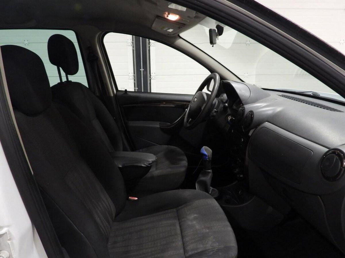 Dacia Duster 1.6 110CV 4x2 GPL Ambiance (9)