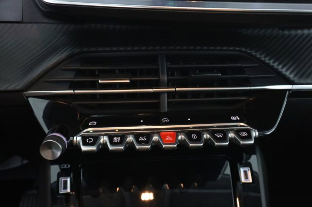 Peugeot 208 PureTech 100 Stop&Start 5 porte Allure (12)