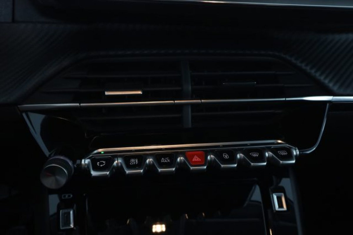 Peugeot 208 PureTech 100 Stop&Start EAT8 5 porte Allure Pack (12)