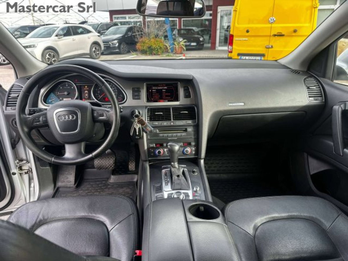 Audi Q7 3.0 V6 TDI 233CV quattro tiptronic (13)