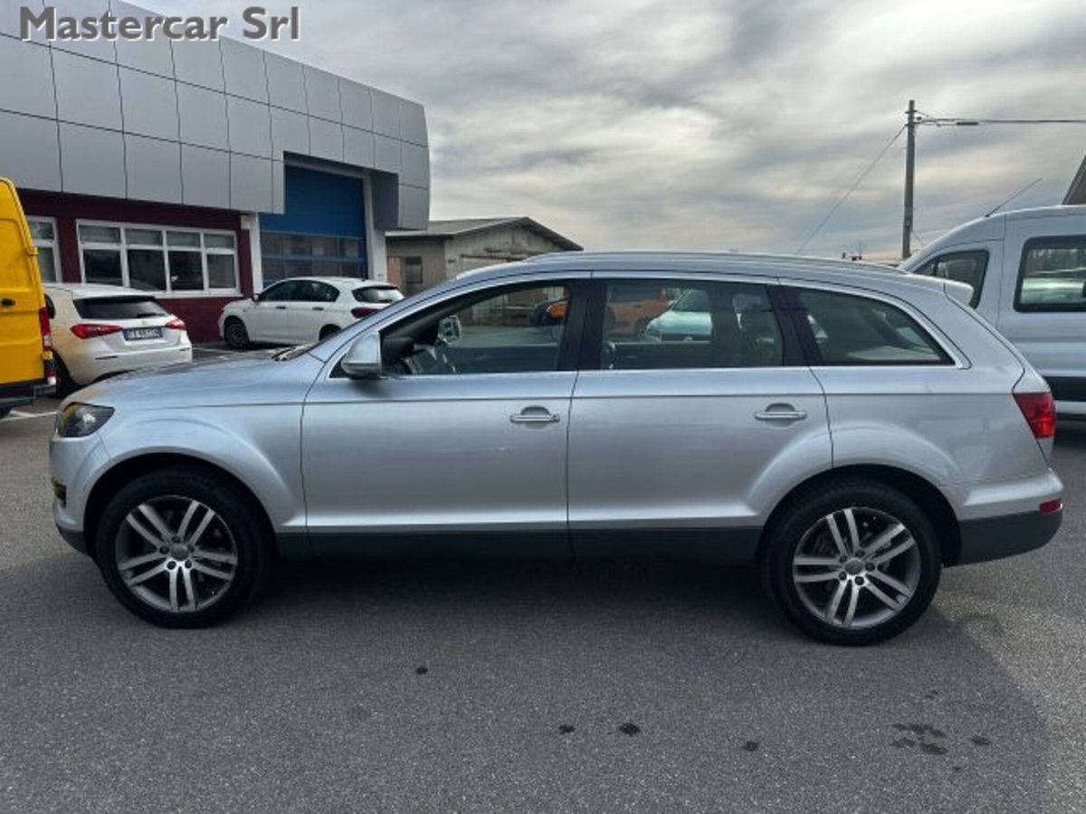 Audi Q7 3.0 V6 TDI 233CV quattro tiptronic (2)