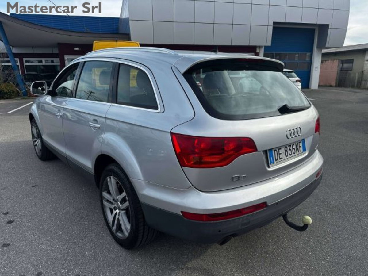 Audi Q7 3.0 V6 TDI 233CV quattro tiptronic (3)
