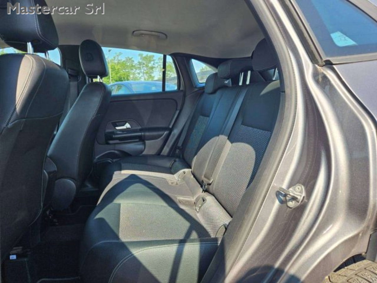 Mercedes-Benz GLA SUV 200 d Business Extra auto (10)