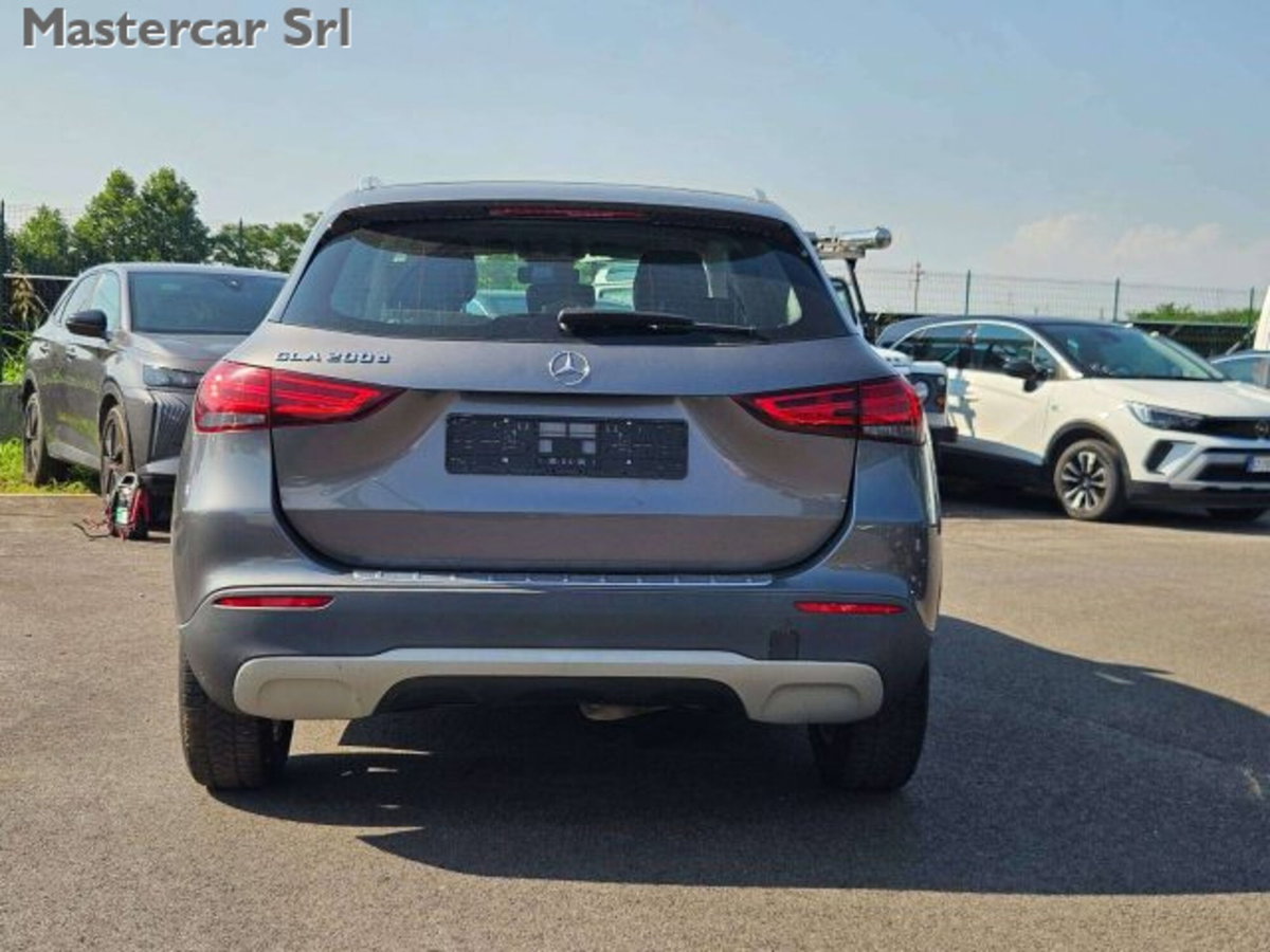 Mercedes-Benz GLA SUV 200 d Business Extra auto (5)