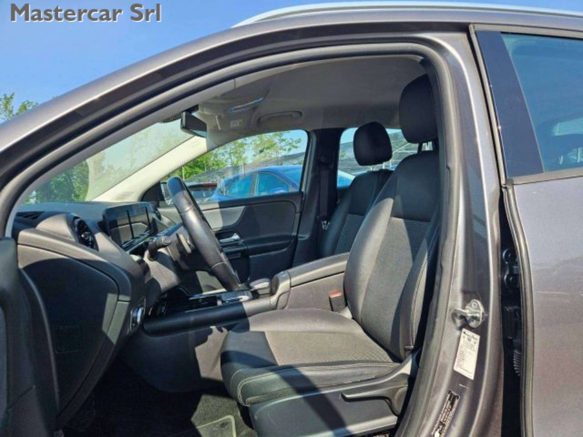 Mercedes-Benz GLA SUV 200 d Business Extra auto (9)
