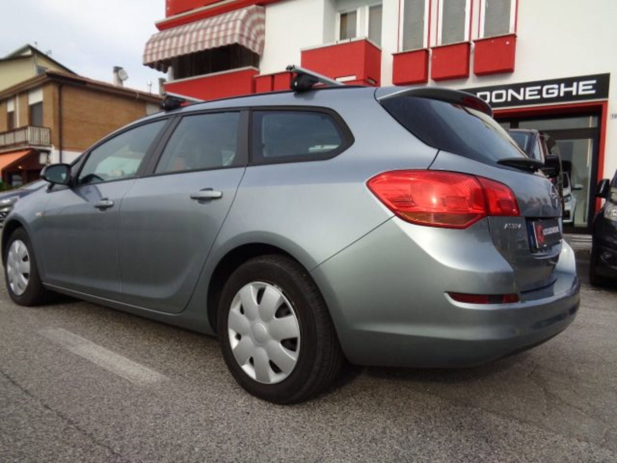 Opel Astra Station Wagon 1.4 Turbo 140CV Sports GPL Tech Cosmo (8)