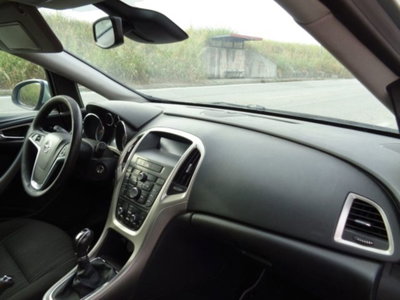 Opel Astra Station Wagon 1.4 Turbo 140CV Sports GPL Tech Cosmo (9)