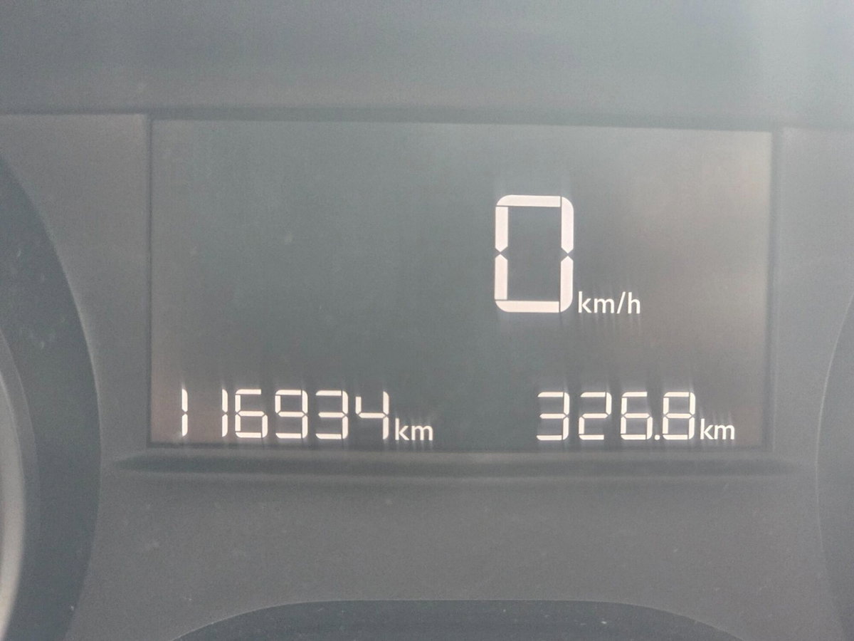 Peugeot 208 82 5 porte Allure (4)