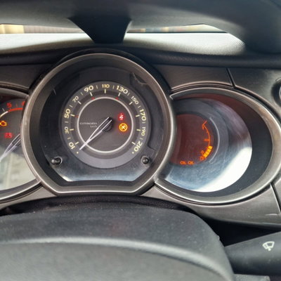 Citroen C3 1.4 HDi 70 Exclusive (8)