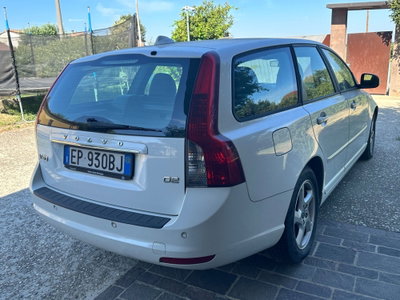 Volvo V50 D4 Geartronic Momentum (11)