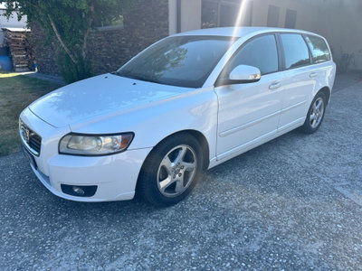 Volvo V50 D4 Geartronic Momentum (3)
