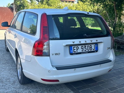 Volvo V50 D4 Geartronic Momentum (4)