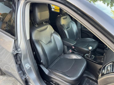 Jeep Compass 1.6 Multijet II 2WD Limited (17)