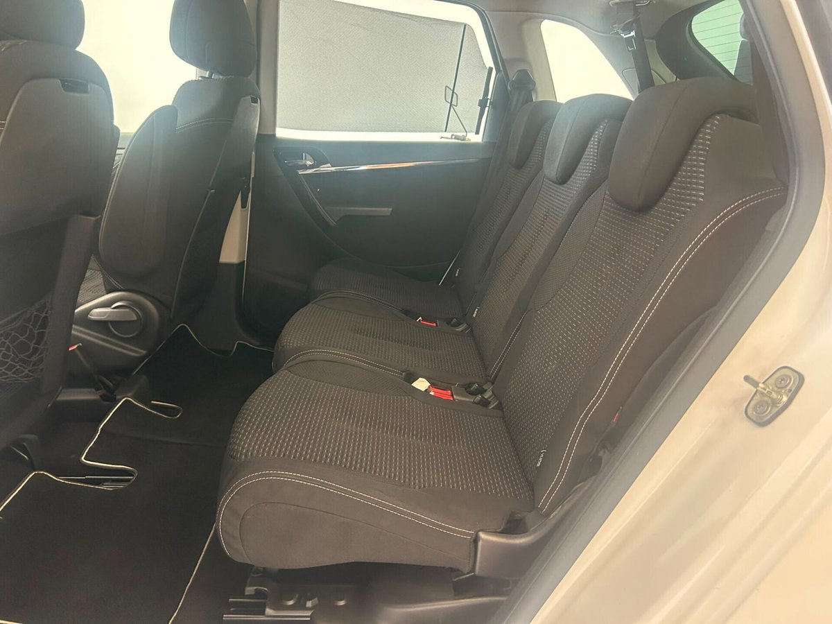 Citroen C4 Gran Picasso 1.6 HDi 110 FAP CMP6 Exclusive Style (7)